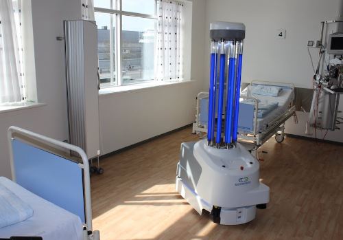 Crean un robot capaz de eliminar las bacterias de los hospitales